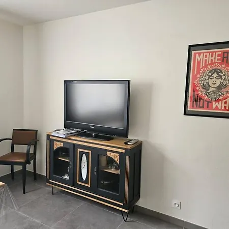 Apartment Parking Gratuit, Confort, Charme Et Tranquillite Troyes