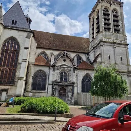 Parking Gratuit, Confort, Charme Et Tranquillite * Труа